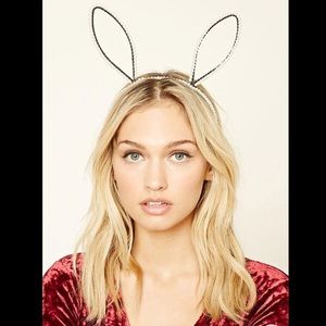 Faux pearls bunny ears headband